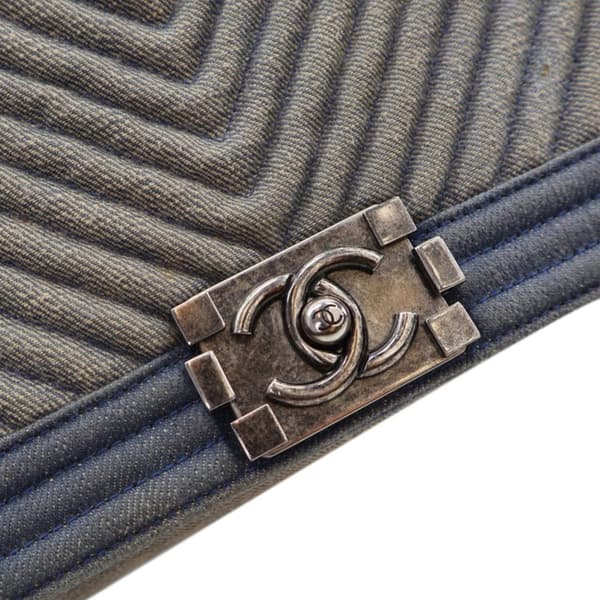 Pre-owned Chanel Old Medium Chevron Denim Boy Flap Blue