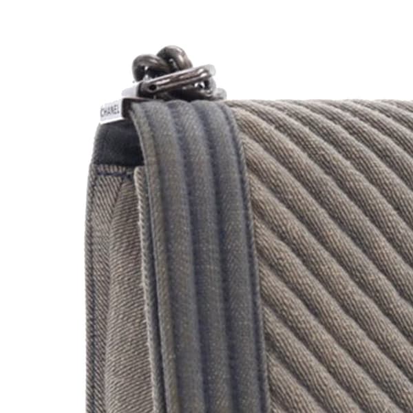 Pre-owned Chanel Old Medium Chevron Denim Boy Flap Blue