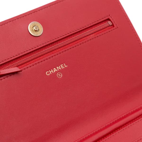 Pre-owned Chanel CC Mixed Quilt Caviar Wallet On Chain Red