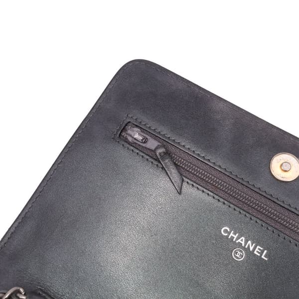Pre-owned Chanel Quilted Aged Calfskin Gabrielle Wallet On Chain Black