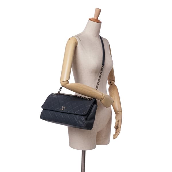Pre-owned Chanel Quilted Iridescent Caviar Lady Pearly Flap Black