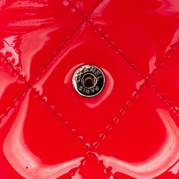 Pre-owned Chanel CC Patent Wallet on Chain Red