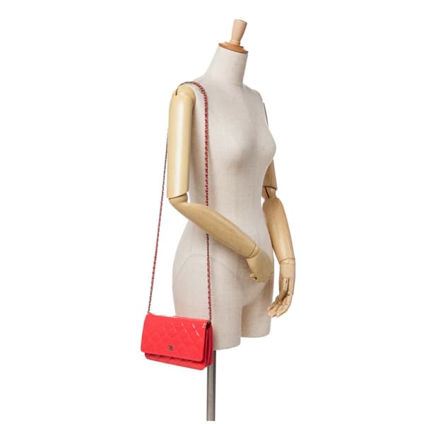 Pre-owned Chanel CC Patent Wallet on Chain Red