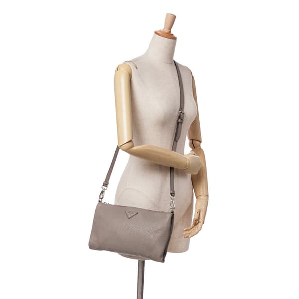 Pre-owned Prada Vitello Daino Crossbody Brown