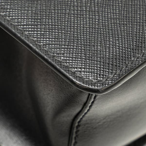 Pre-owned Prada Saffiano Envelope Chain Crossbody Black