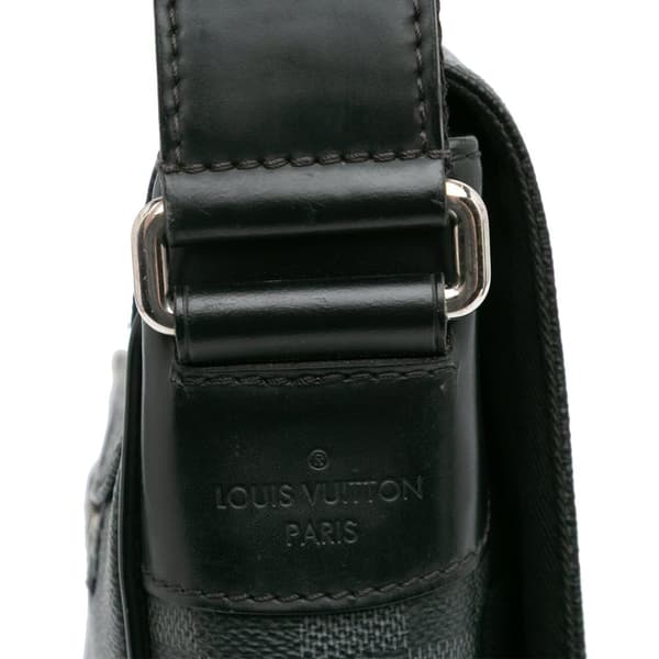 Pre-owned Louis Vuitton Damier Graphite District MM Black