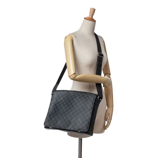 Pre-owned Louis Vuitton Damier Graphite District MM Black
