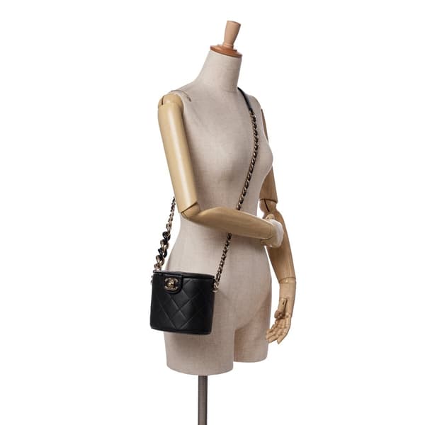 Pre-owned Chanel Mini Lambskin Elegant Chain Vanity Case Black