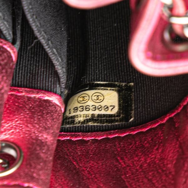 Pre-owned Chanel CC Patent Phone Holder Crossbody Pink