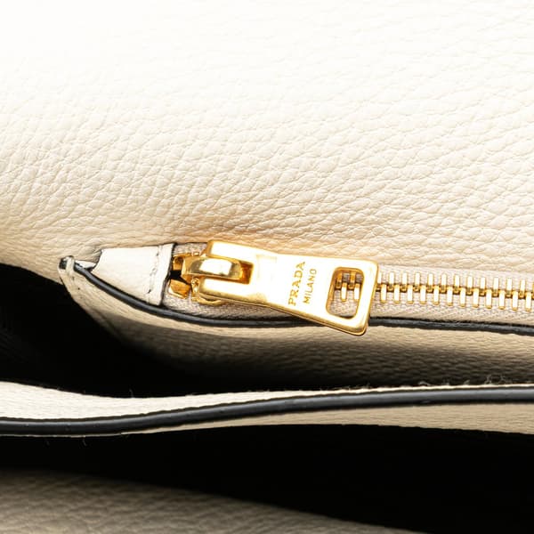 Pre-owned Prada Vitello Daino Flap Crossbody White