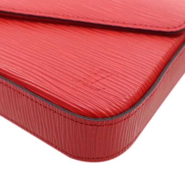 Pre-owned Louis Vuitton Epi Pochette Felicie Red