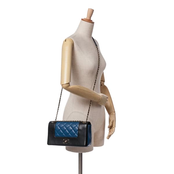 Pre-owned Chanel Small Bicolor Lambskin Mademoiselle Flap Blue