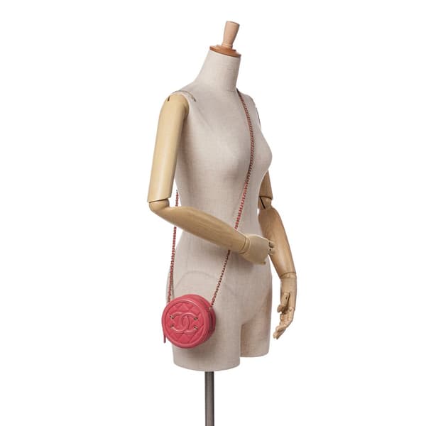 Pre-owned Chanel Caviar CC Filigree Round Crossbody Pink