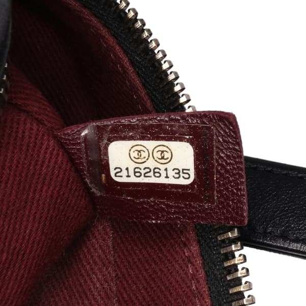 Pre-owned Chanel Chevron Lambskin Pyramid CC Camera Bag Black