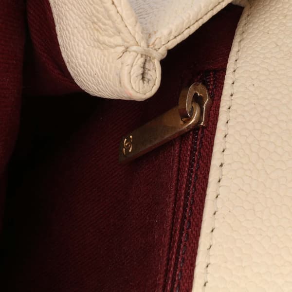 Pre-owned Chanel Caviar Business Affinity Messenger Flap Brown
