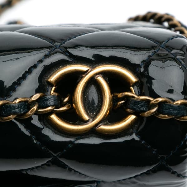 Pre-owned Chanel Paris-Salzburg Medium Patent Goatskin CC Eyelet Flap Blue