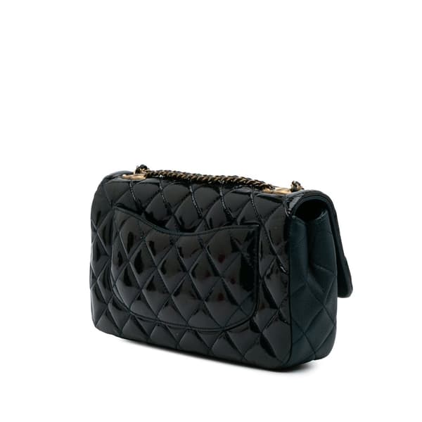 Pre-owned Chanel Paris-Salzburg Medium Patent Goatskin CC Eyelet Flap Blue