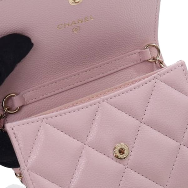 Pre-owned Chanel Quilted Caviar Coco Candy Card Holder on Chain Pink
