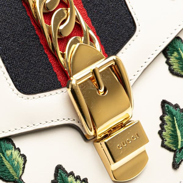 Pre-owned Gucci Small Floral Embroidered Leather Sylvie Crossbody White