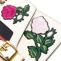 Miniatyrbild 10 av 10: Pre-owned Gucci Small Floral Embroidered Leather Sylvie Crossbody White