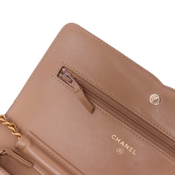Pre-owned Chanel Caviar CC Filigree Wallet On Chain Brown