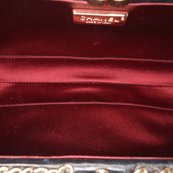 Pre-owned Chanel Quilted Lambskin Chain Around Clutch Black