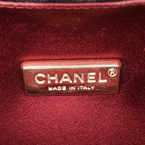 Pre-owned Chanel Quilted Lambskin Chain Around Clutch Black