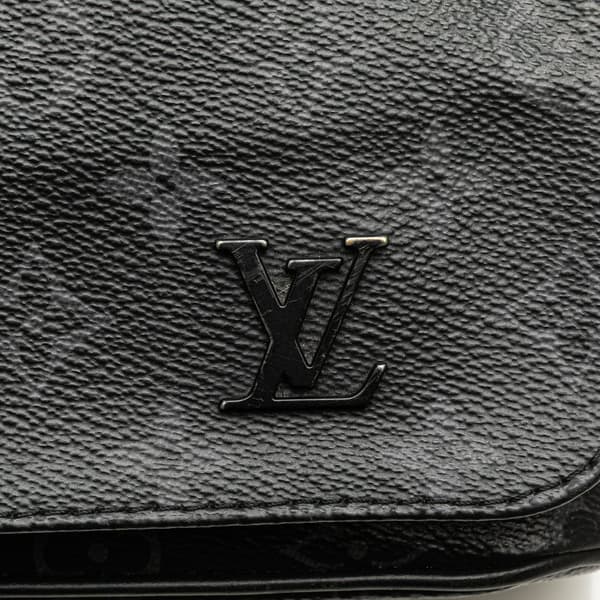 Pre-owned Louis Vuitton Monogram Eclipse District PM Black