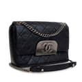 Miniatyrbild 3 av 10: Pre-owned Chanel Quilted Aged Calfskin CC Square Flap Black