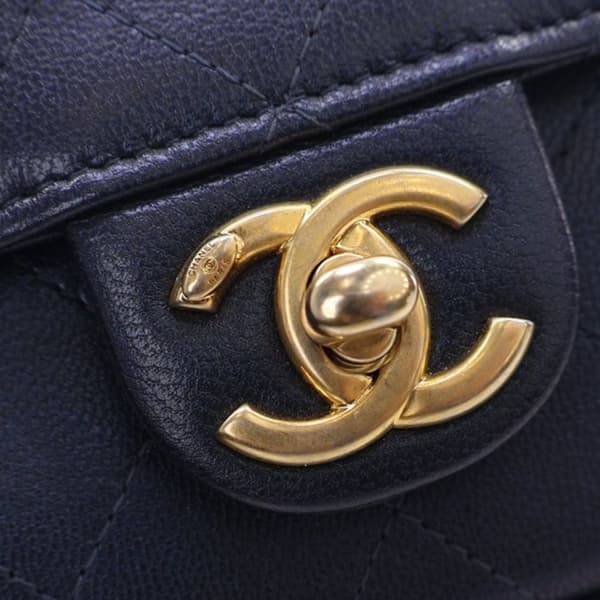 Pre-owned Chanel Mini Goatskin Chic Pearls Clutch On Chain Blue