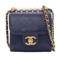 Miniatyrbild 1 av 10: Pre-owned Chanel Mini Goatskin Chic Pearls Clutch On Chain Blue