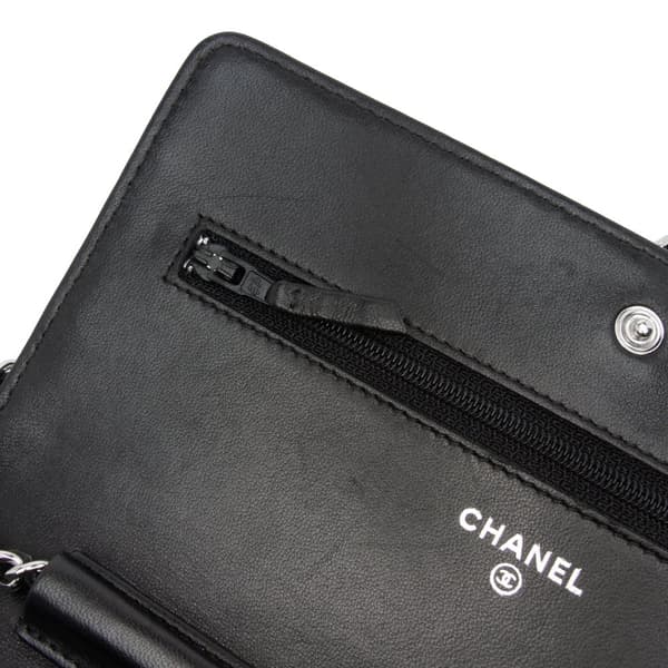 Pre-owned Chanel CC Quilted Crinkled Patent Wallet On Chain Black
