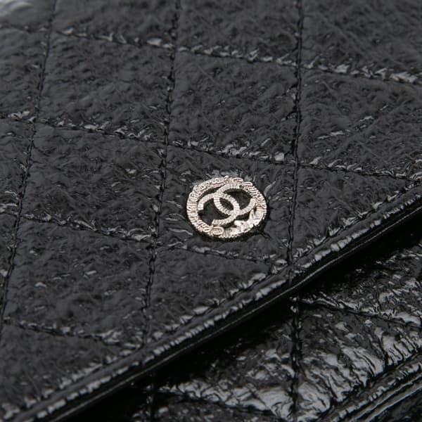 Pre-owned Chanel CC Quilted Crinkled Patent Wallet On Chain Black