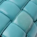 Miniatyrbild 10 av 10: Pre-owned Bottega Veneta Nappa Intrecciato Padded Cassette Crossbody Blue