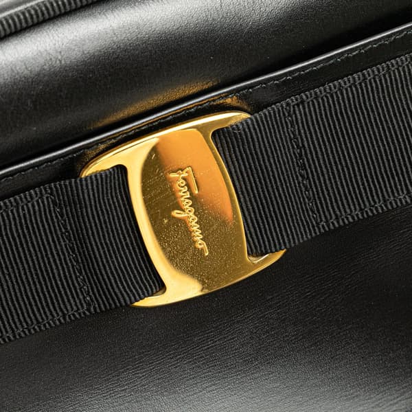 Pre-owned Ferragamo Vara Calfskin Crossbody Black