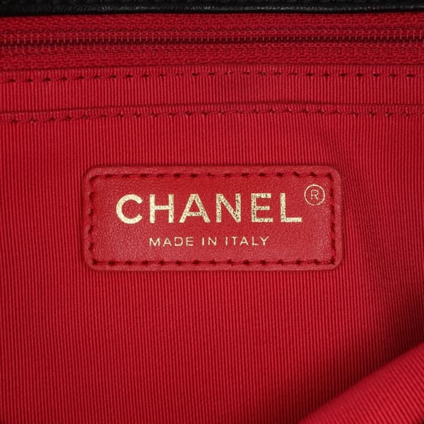 Pre-owned Chanel Quilted Calfskin CC Chain Logo Crossbody Black