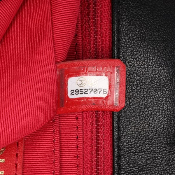 Pre-owned Chanel Quilted Calfskin CC Chain Logo Crossbody Black
