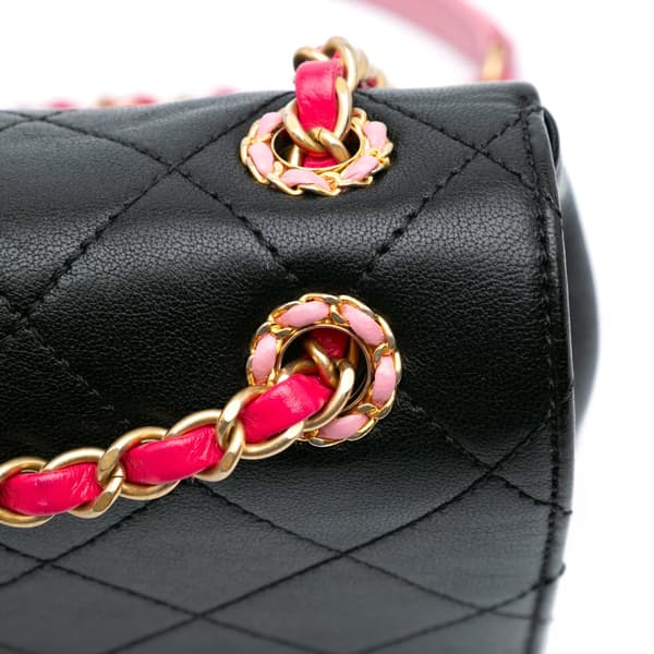 Pre-owned Chanel Quilted Calfskin CC Chain Logo Crossbody Black