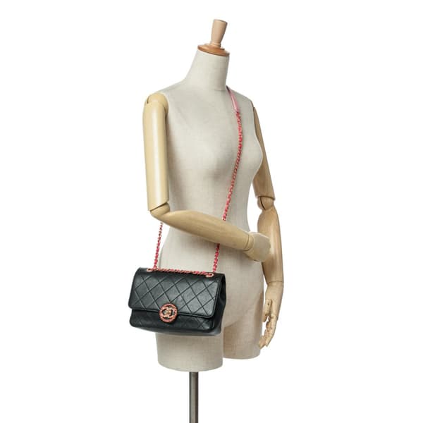 Pre-owned Chanel Quilted Calfskin CC Chain Logo Crossbody Black