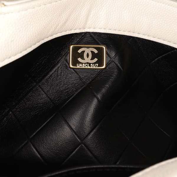 Pre-owned Chanel CC Quilted Lambskin Round Moon Messenger Flap White