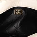 Pikkukuva 6 / 10: Pre-owned Chanel CC Quilted Lambskin Round Moon Messenger Flap White