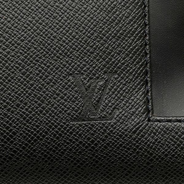 Pre-owned Louis Vuitton Taiga Kasbek PM Black