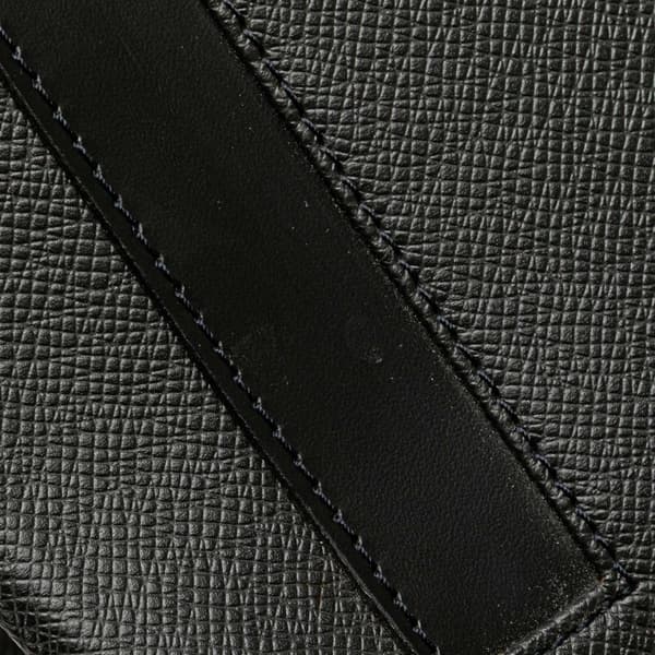 Pre-owned Louis Vuitton Taiga Kasbek PM Black