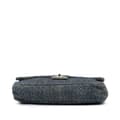Miniatyrbild 3 av 10: Pre-owned Chanel Large Embroidered Denim Camellia Flap Blue