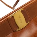 Miniatyrbild 8 av 10: Pre-owned Ferragamo Leather Vara Crossbody Brown
