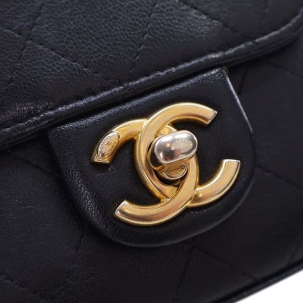 Pre-owned Chanel Mini Goatskin Chic Pearls Clutch On Chain Black