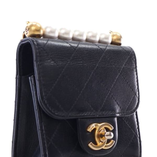 Pre-owned Chanel Mini Goatskin Chic Pearls Clutch On Chain Black