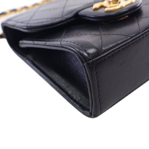 Pre-owned Chanel Mini Goatskin Chic Pearls Clutch On Chain Black