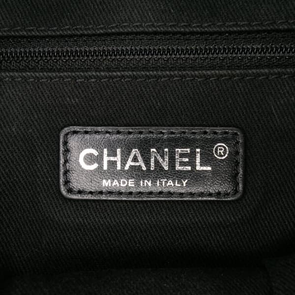 Pre-owned Chanel Medium Glazed Calfskin Duo Color Flap Red
