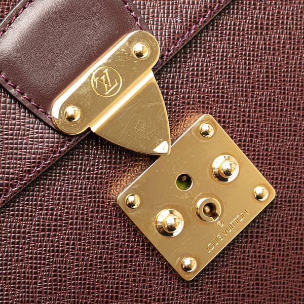 Pre-owned Louis Vuitton Taiga Moskova Briefcase Red